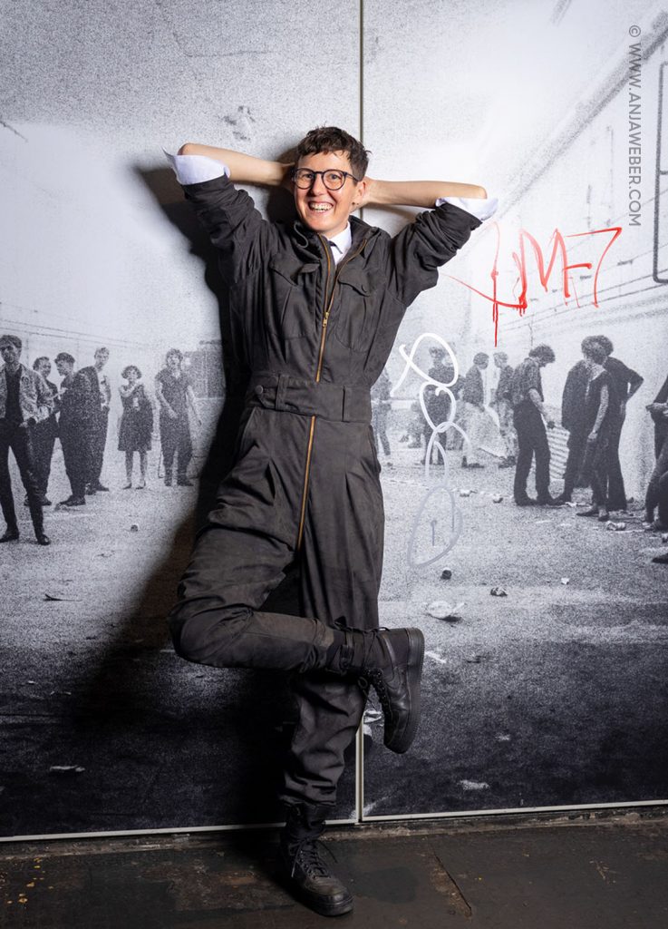 LCavaliero ist ein Kulturmanager mit einer Eventagentur, die sich auf Diversität in Kultur und Events spezialisiert.